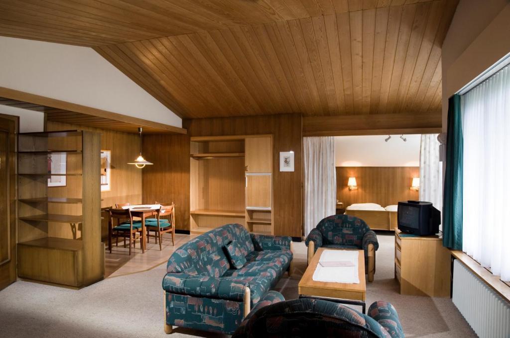 Hotel Berghaus Wengen Quarto foto
